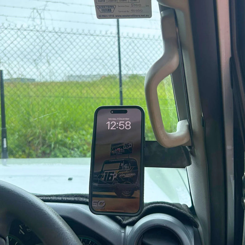 Load image into Gallery viewer, Toyota Landcruiser 79 Series Dual - Scrub King Phone or UHF Mount
