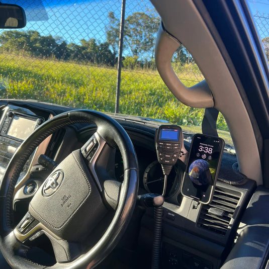 Toyota Landcruiser 200 Series 2016-2022 Scrub King Phone & UHF Mount