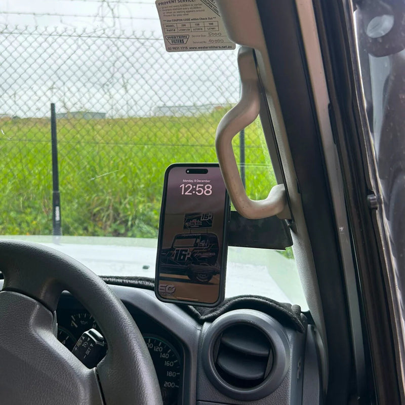 Load image into Gallery viewer, Toyota Landcruiser 79 Series Dual - Scrub King Phone or UHF Mount
