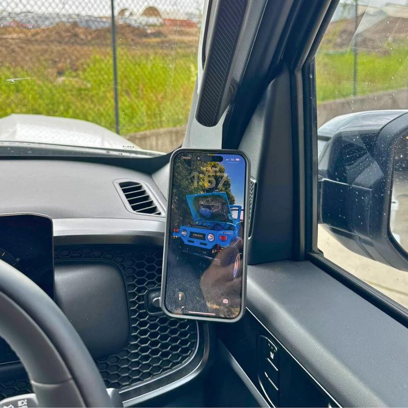 Load image into Gallery viewer, Kia Tasman 2025-On Scrub King Phone or UHF Mount
