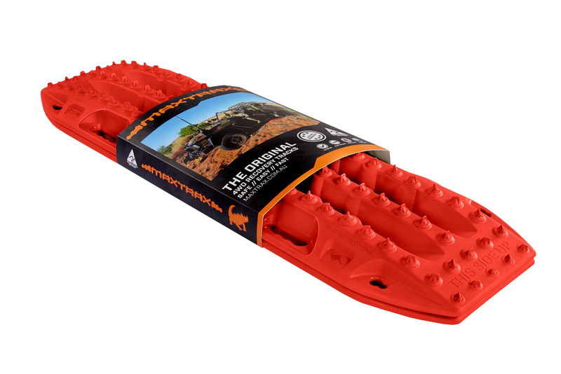 Load image into Gallery viewer, MAXTRAX MKII FJ Red recovery track keyhole mounting point close-up

