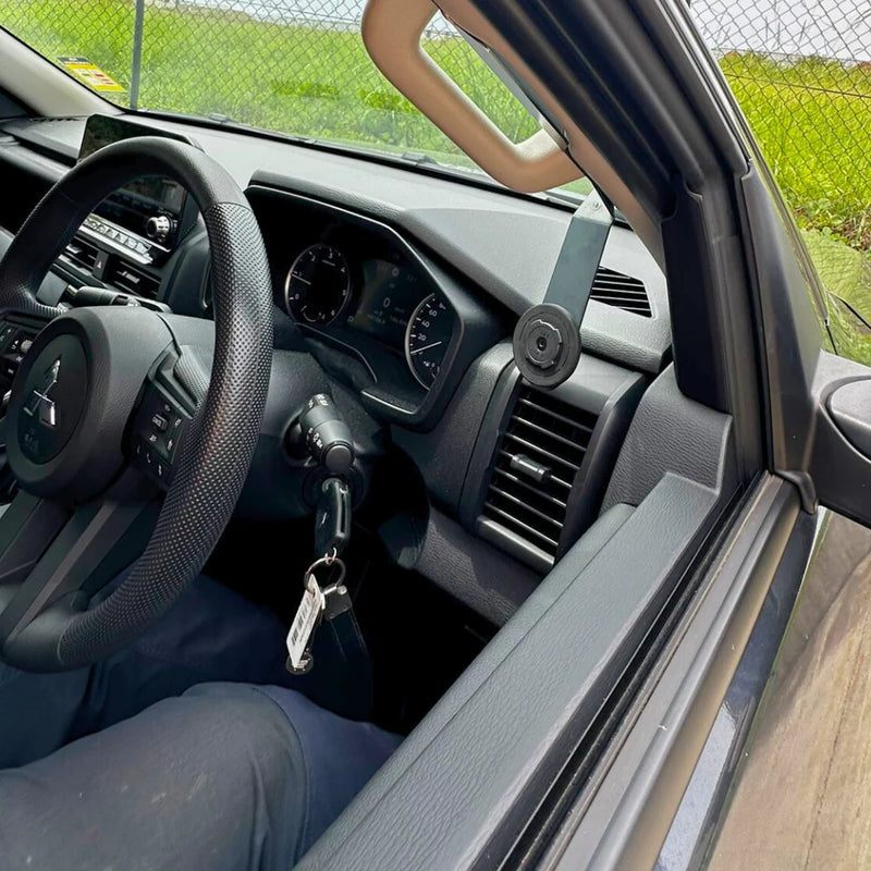 Load image into Gallery viewer,  Nissan Navara D27 2026-On Scrub King Phone Mount
