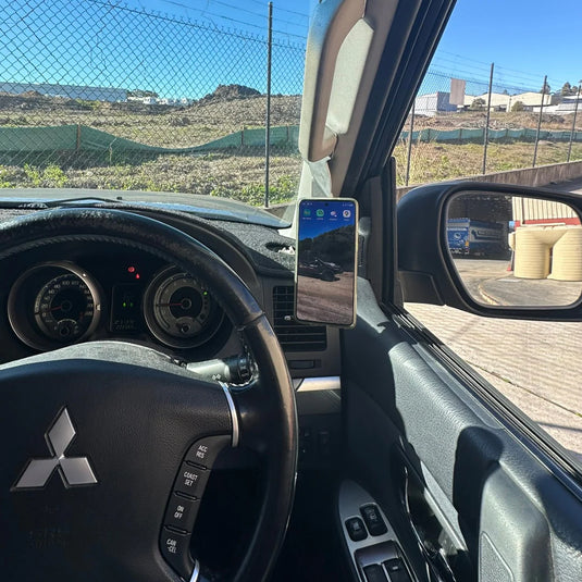 Mitsubishi Pajero 2008-2016 - Scrub King Phone or UHF Mount