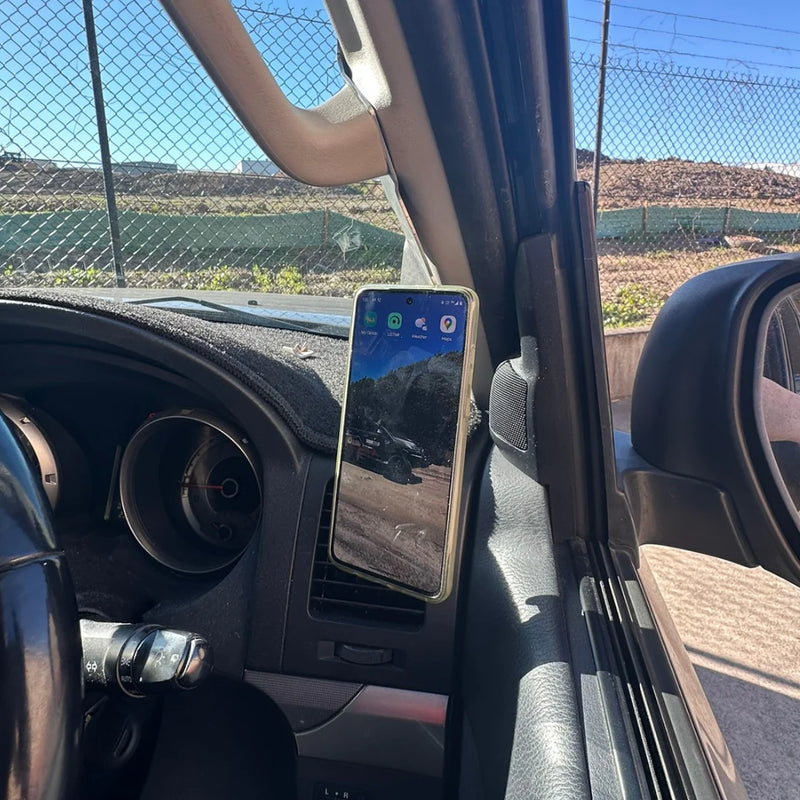 Load image into Gallery viewer, Mitsubishi Pajero 2008-2016 - Scrub King Phone or UHF Mount
