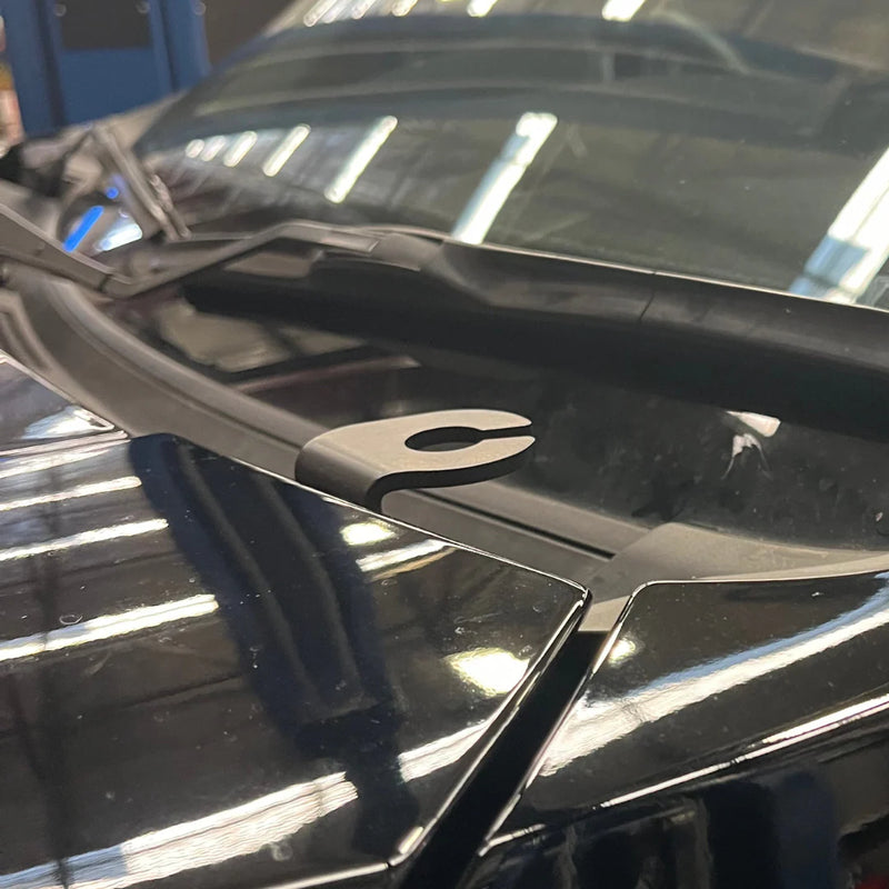 Load image into Gallery viewer, Mitsubishi Pajero Sport 2022-On Bonnet Hinge UHF Antenna Bracket
