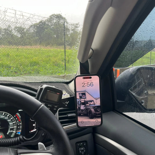 Mitsubishi Triton MQ 2015-2018 Scrub King Phone & UHF Mount