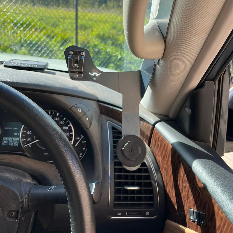 Load image into Gallery viewer, Nissan Patrol Y62 2019-On Scrub King Phone &amp; UHF Mount
