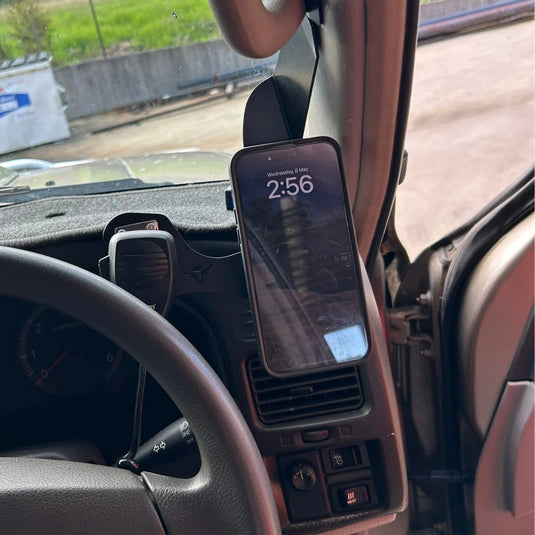 Nissan GU Patrol 1997-2016 Scrub King Phone & UHF Mount