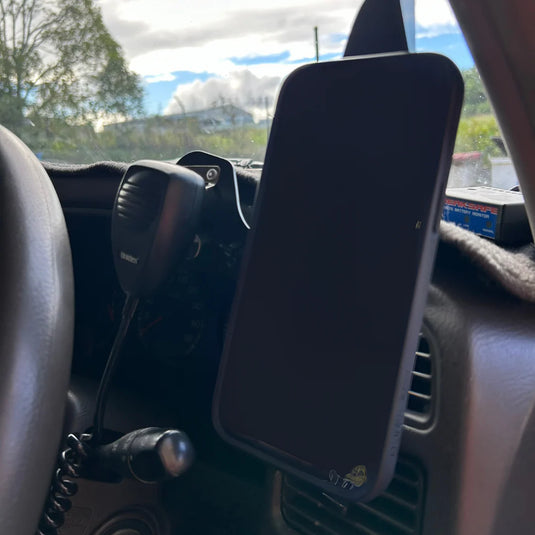 Nissan GU Patrol 1997-2016 Scrub King Phone & UHF Mount