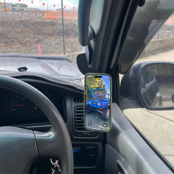 Load image into Gallery viewer, Scrub King Phone Mount Bracket — Toyota LandCruiser 105 Series (1998–2007)
