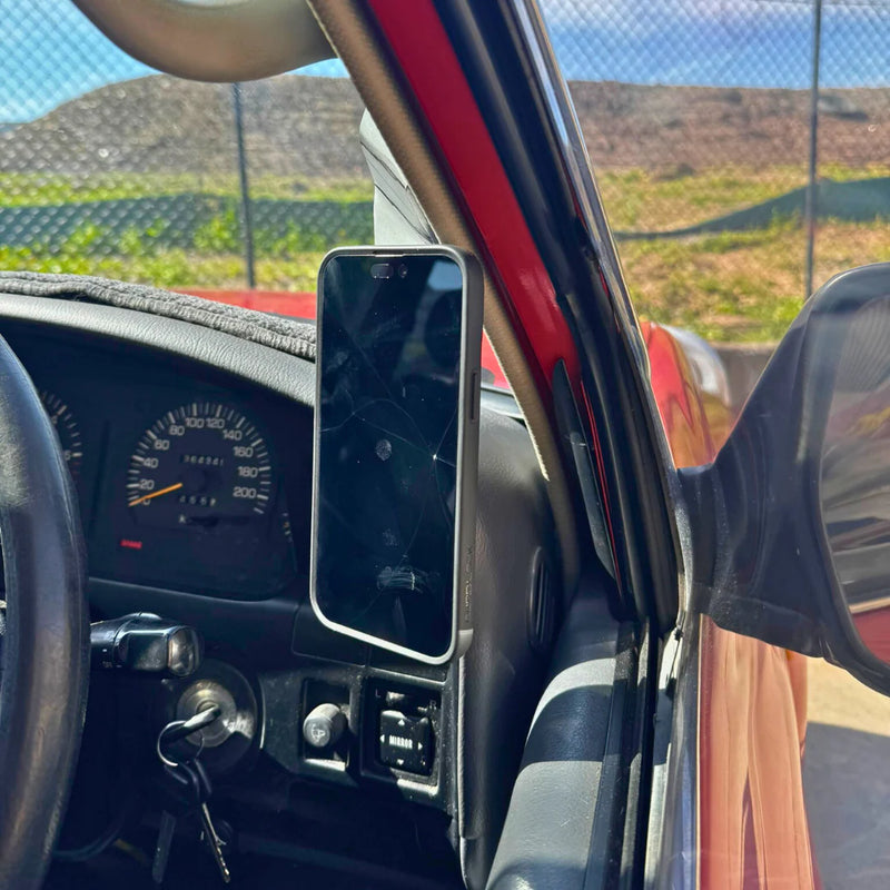 Load image into Gallery viewer, Toyota Land Cruiser 80 Series Scrub King Phone Mount
