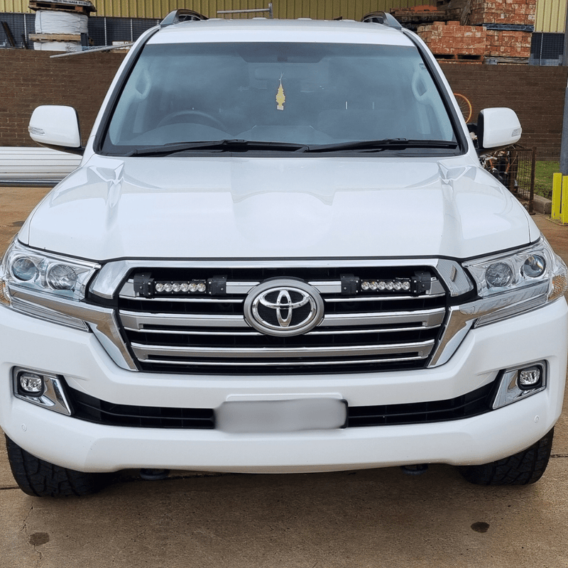 Load image into Gallery viewer, Ultra Vision Lighting Toyota 200 Series Land Cruiser LED Light Bar Kit Front
