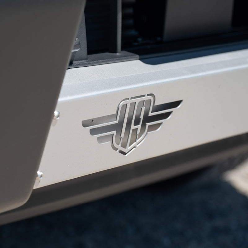 Load image into Gallery viewer, Ford Everest Next Gen 2022-On Ultimate9 Nudge Bar
