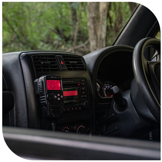 Oricom 4x4 Ultimate Touring Pack - CB Radio with Town & Country Antenna.