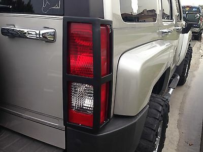 Hummer H3 | Tail Light Guard | Stage 1 Customs